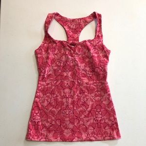 Lucy workout top size S